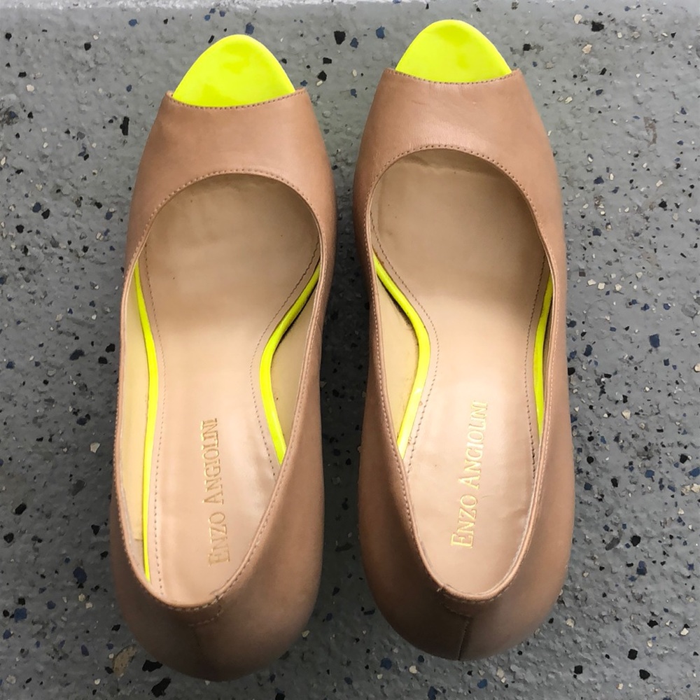 Enzo Angiolini Beige and Neon Pumps
